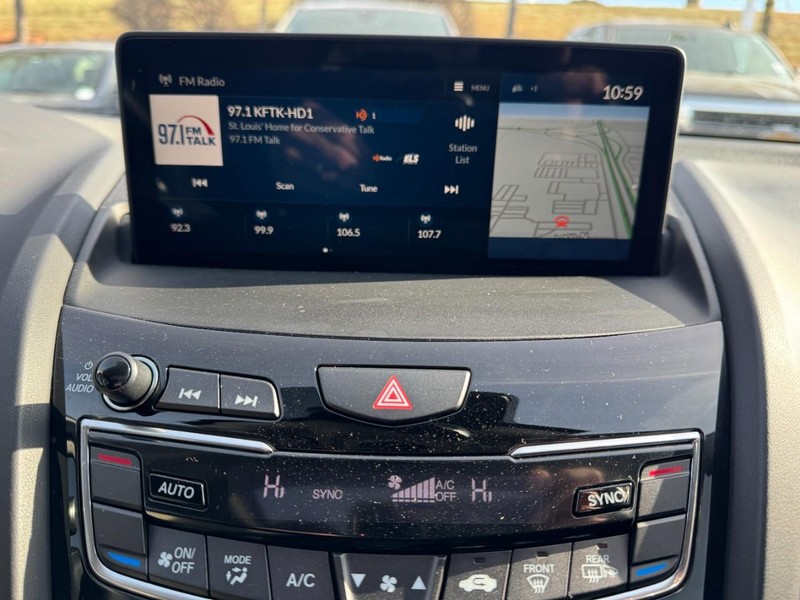 Acura RDX Vehicle Full-screen Gallery Image 20