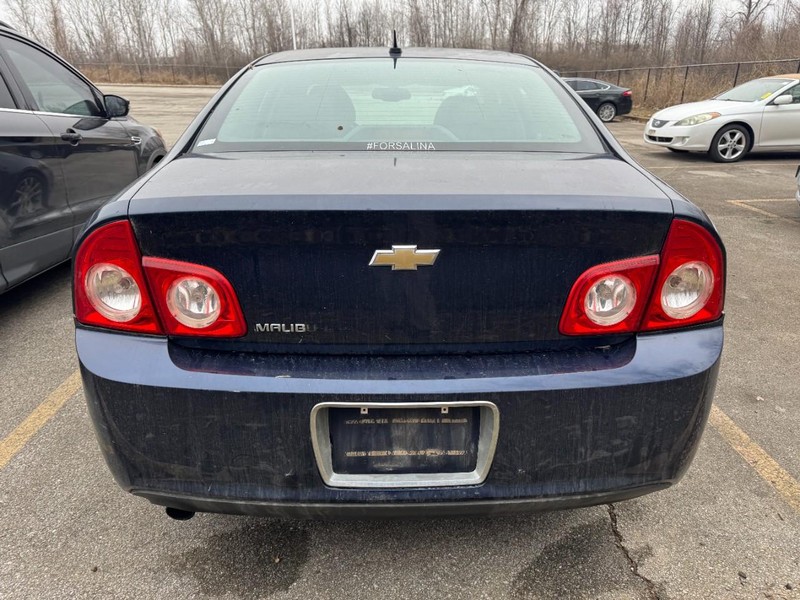 Chevrolet Malibu Vehicle Full-screen Gallery Image 04