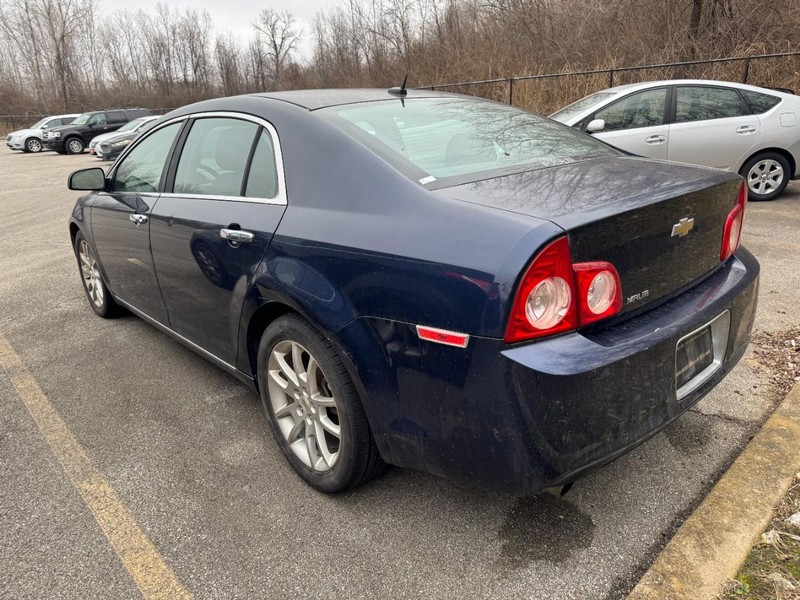 Chevrolet Malibu Vehicle Full-screen Gallery Image 05