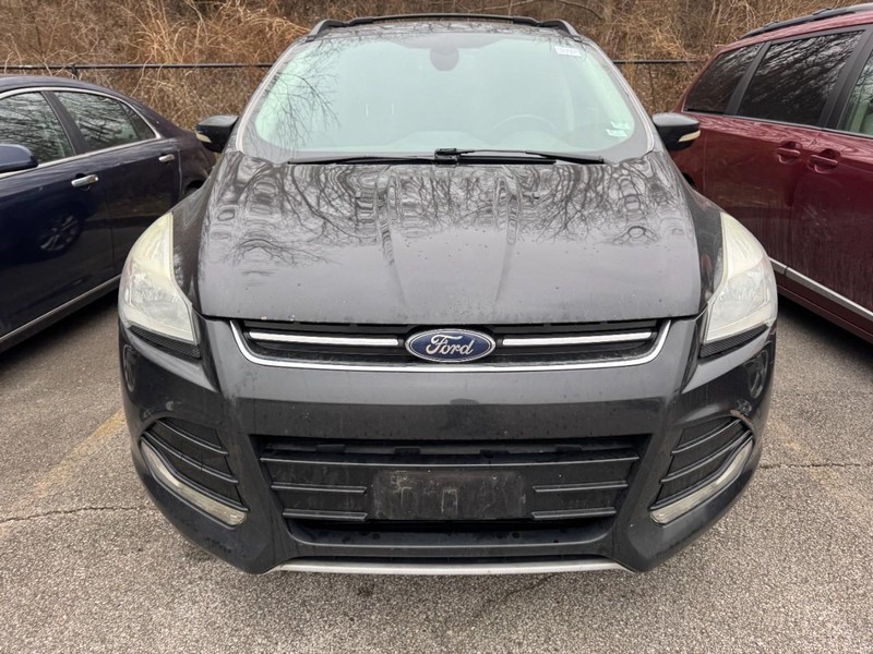 Ford Escape Vehicle Full-screen Gallery Image 08