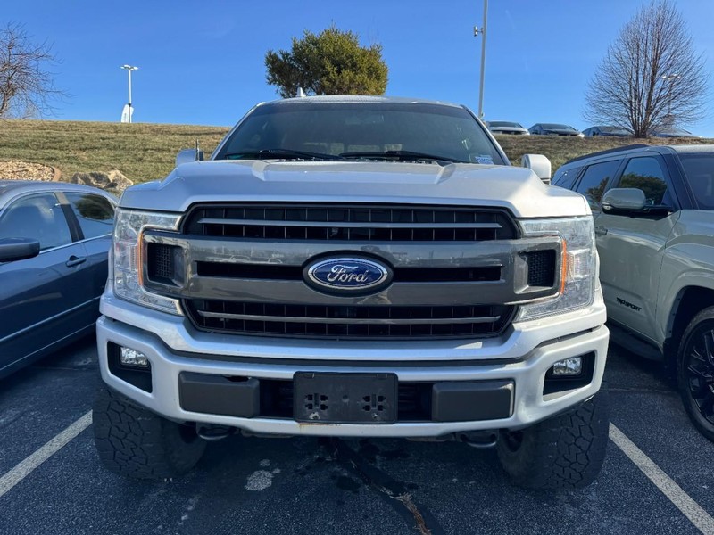 Ford F-150 Vehicle Full-screen Gallery Image 02