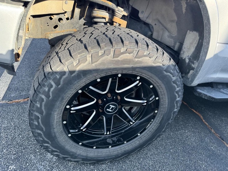 Ford F-150 Vehicle Full-screen Gallery Image 04