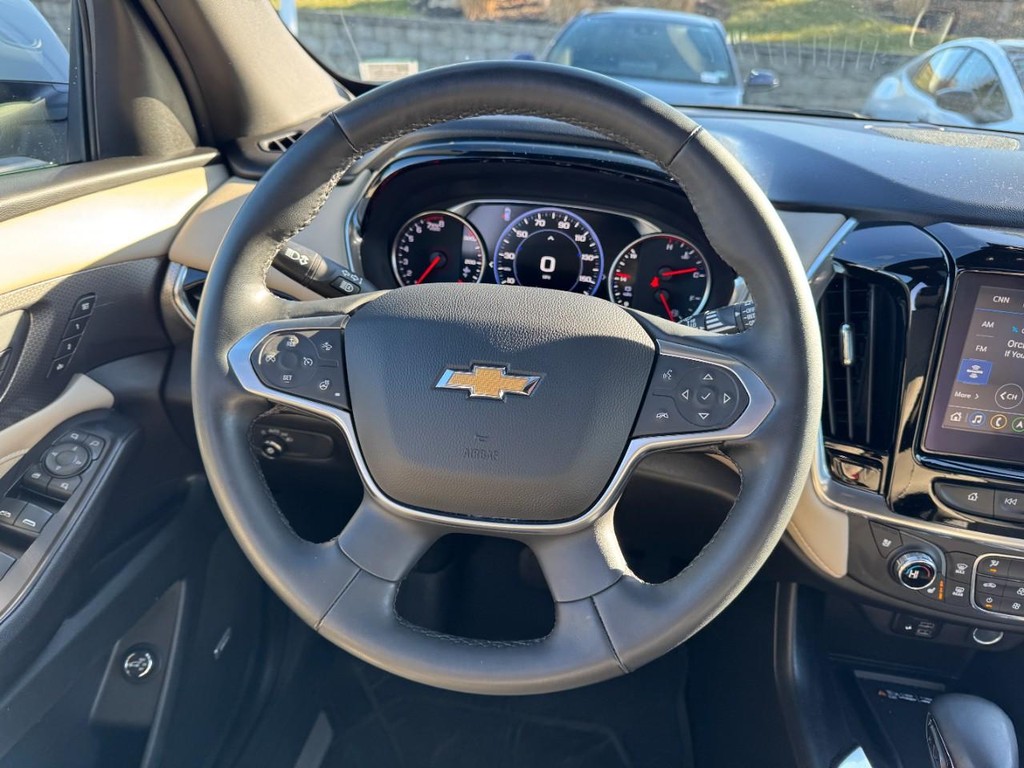 Chevrolet Traverse Vehicle Full-screen Gallery Image 15