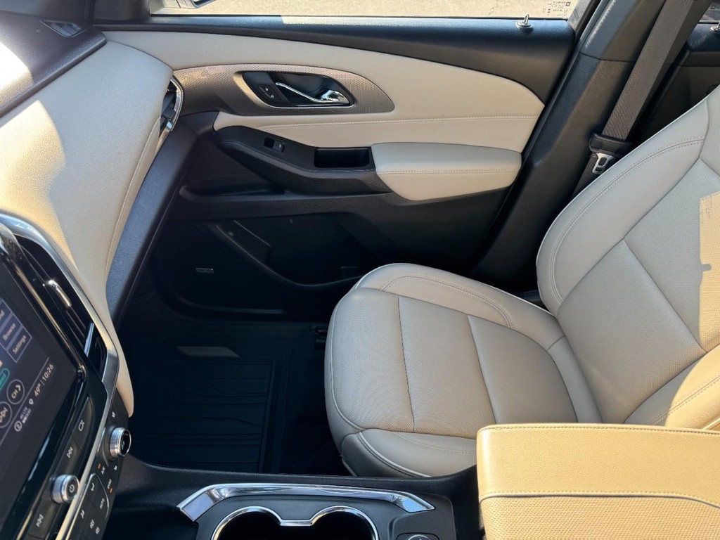 Chevrolet Traverse Vehicle Full-screen Gallery Image 16