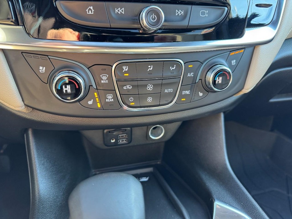 Chevrolet Traverse Vehicle Full-screen Gallery Image 21