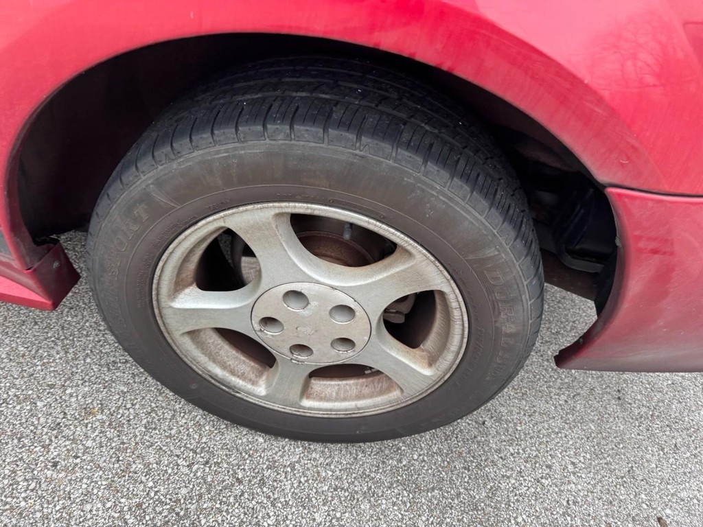 Ford Mustang Vehicle Full-screen Gallery Image 06