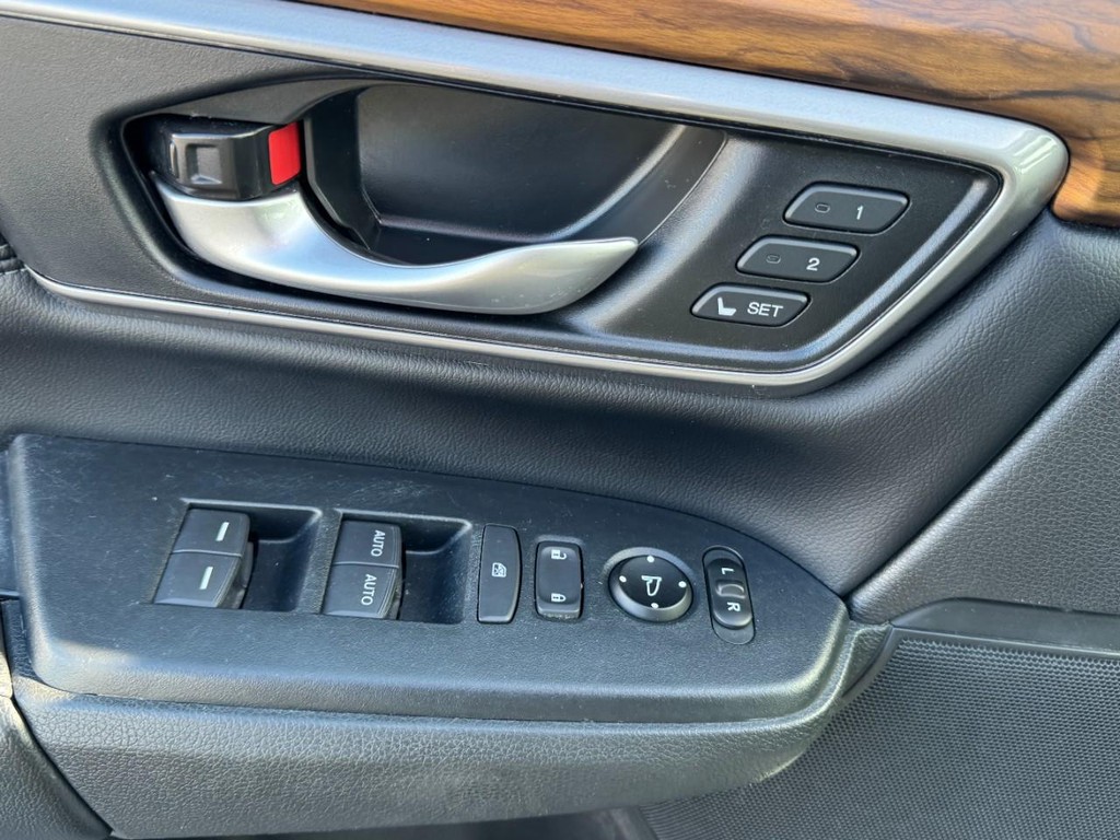 Honda CR-V Vehicle Full-screen Gallery Image 16