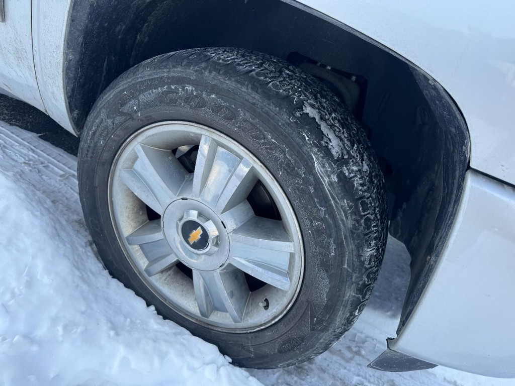 Chevrolet Silverado 1500 Vehicle Full-screen Gallery Image 04