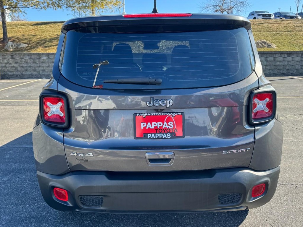 Jeep Renegade Vehicle Full-screen Gallery Image 04