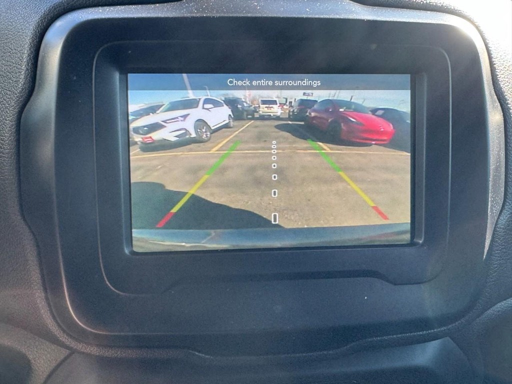 Jeep Renegade Vehicle Full-screen Gallery Image 20