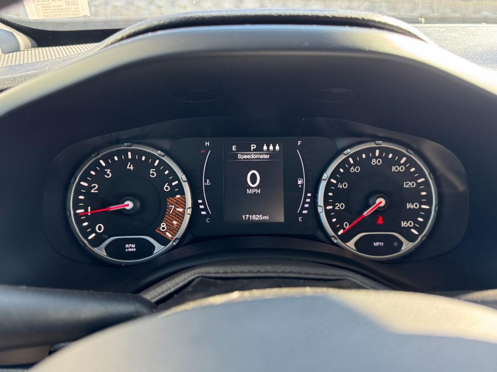 Jeep Renegade Vehicle Full-screen Gallery Image 22