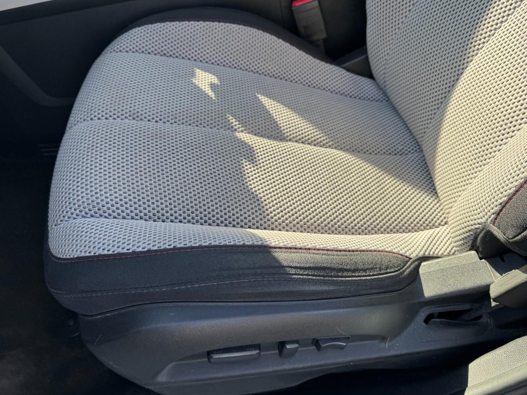 Chevrolet Equinox Vehicle Full-screen Gallery Image 14