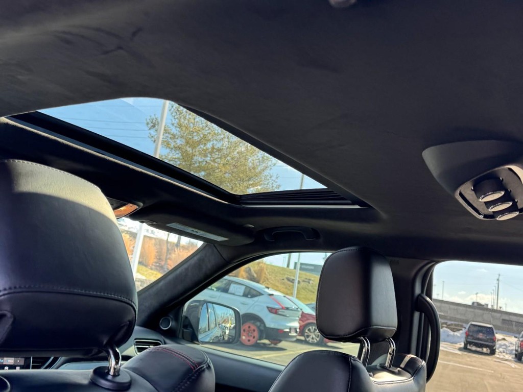 Dodge Durango Vehicle Full-screen Gallery Image 11