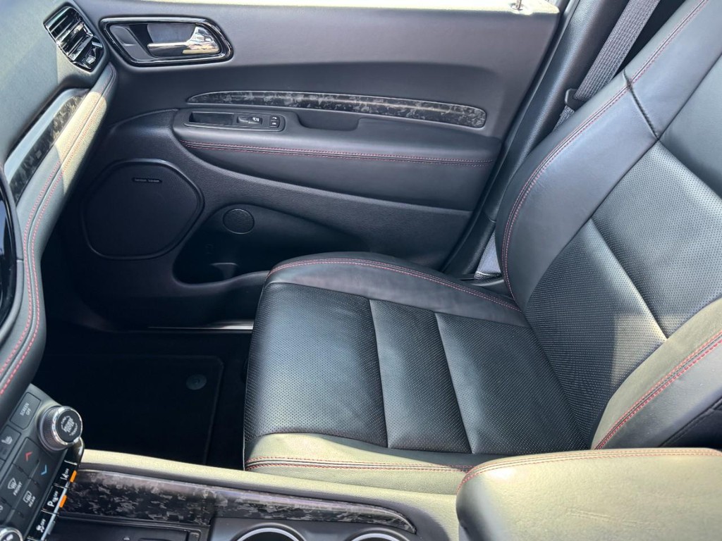 Dodge Durango Vehicle Full-screen Gallery Image 15