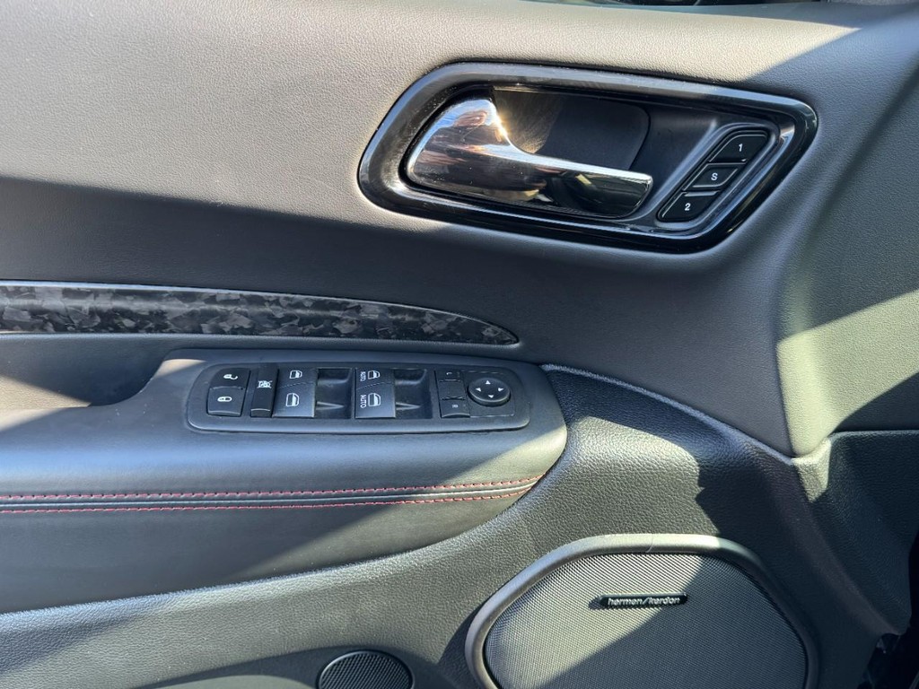 Dodge Durango Vehicle Full-screen Gallery Image 17