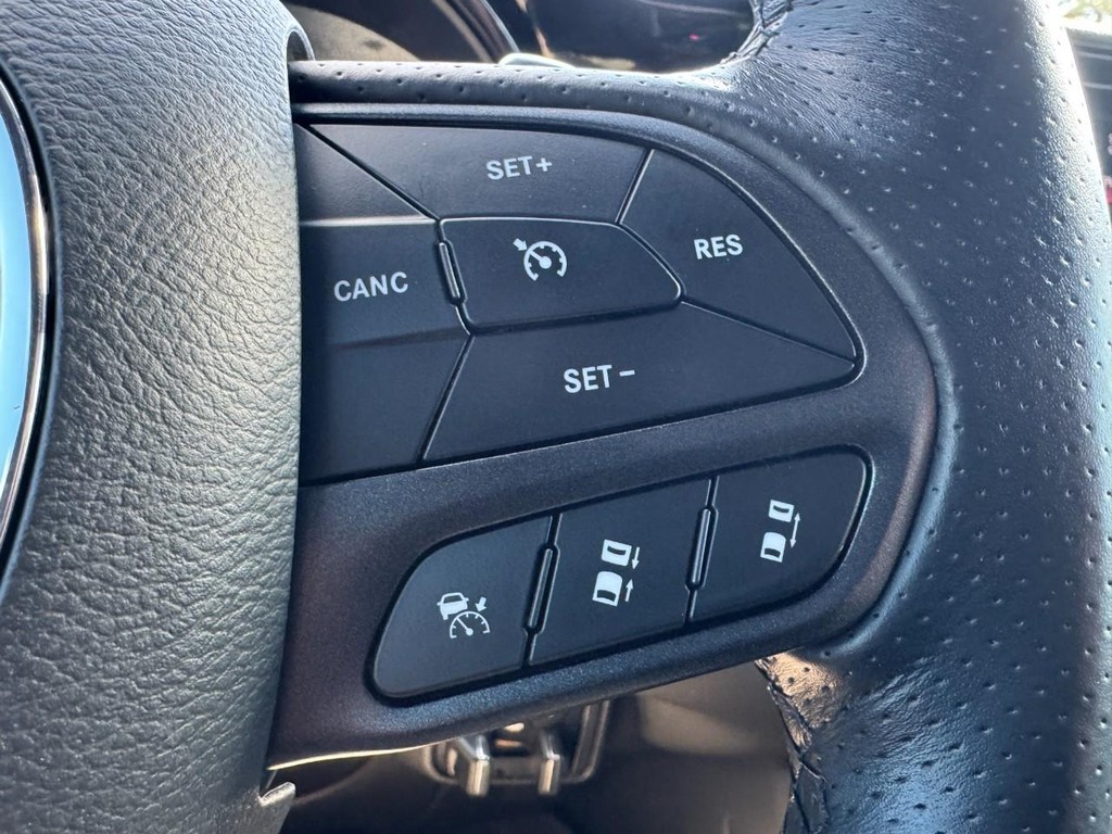 Dodge Durango Vehicle Full-screen Gallery Image 19