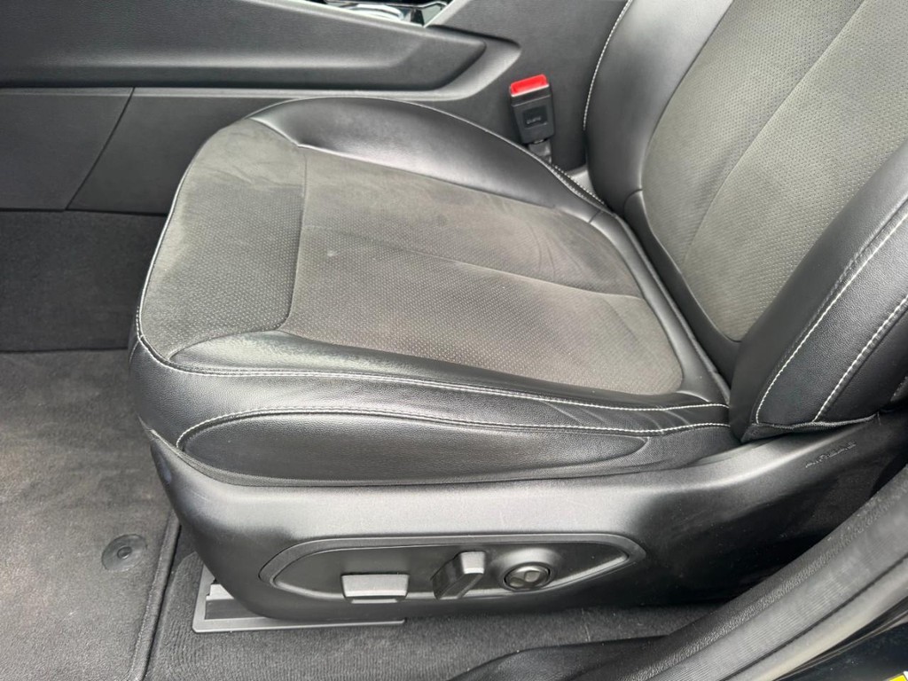 Jeep Grand Cherokee Vehicle Full-screen Gallery Image 14