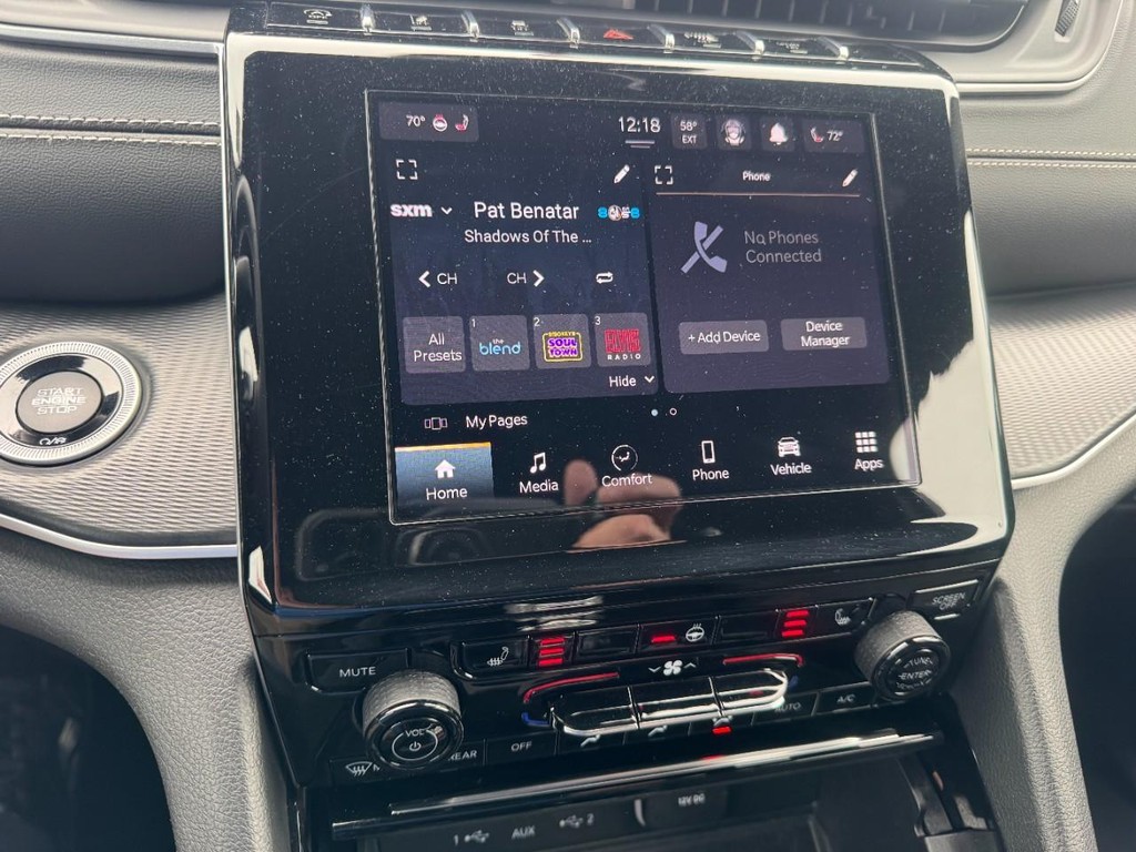 Jeep Grand Cherokee Vehicle Full-screen Gallery Image 16