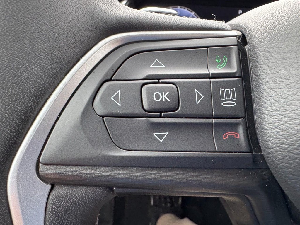 Jeep Grand Cherokee Vehicle Full-screen Gallery Image 18