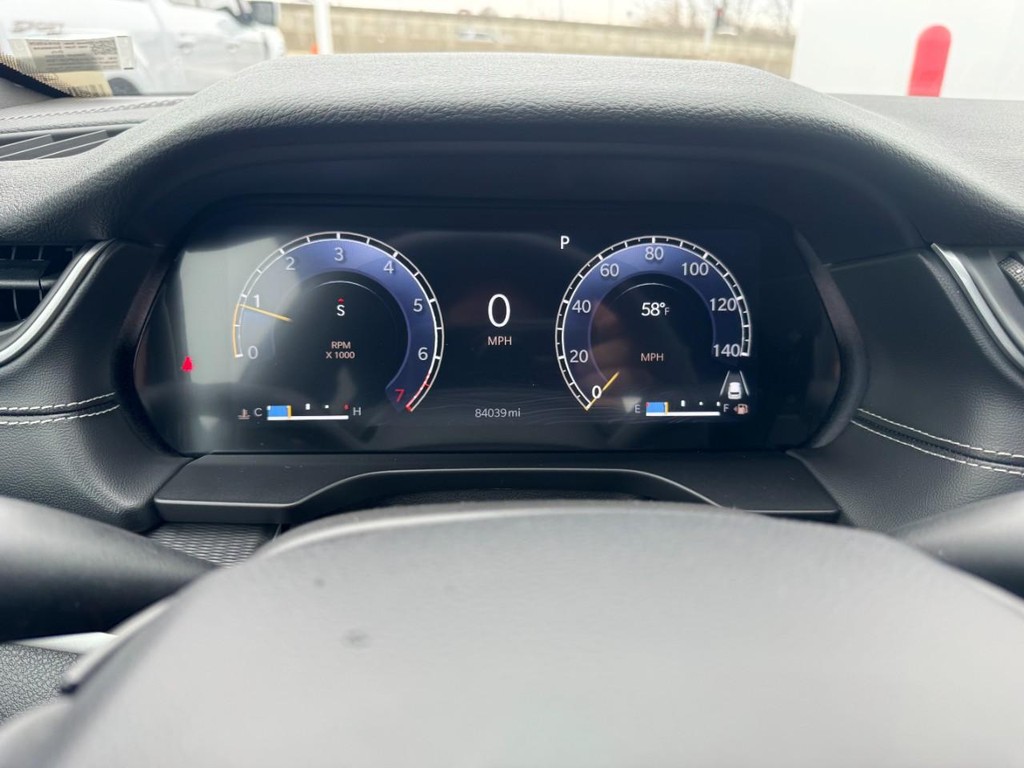 Jeep Grand Cherokee Vehicle Full-screen Gallery Image 21