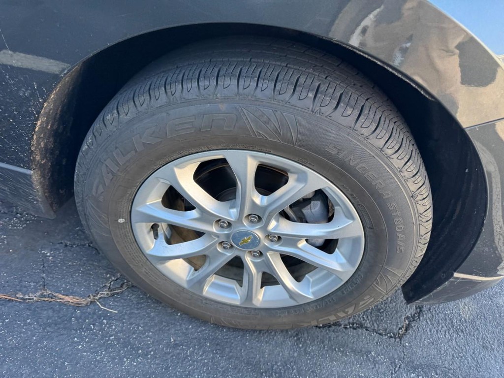 Chevrolet Equinox Vehicle Full-screen Gallery Image 04