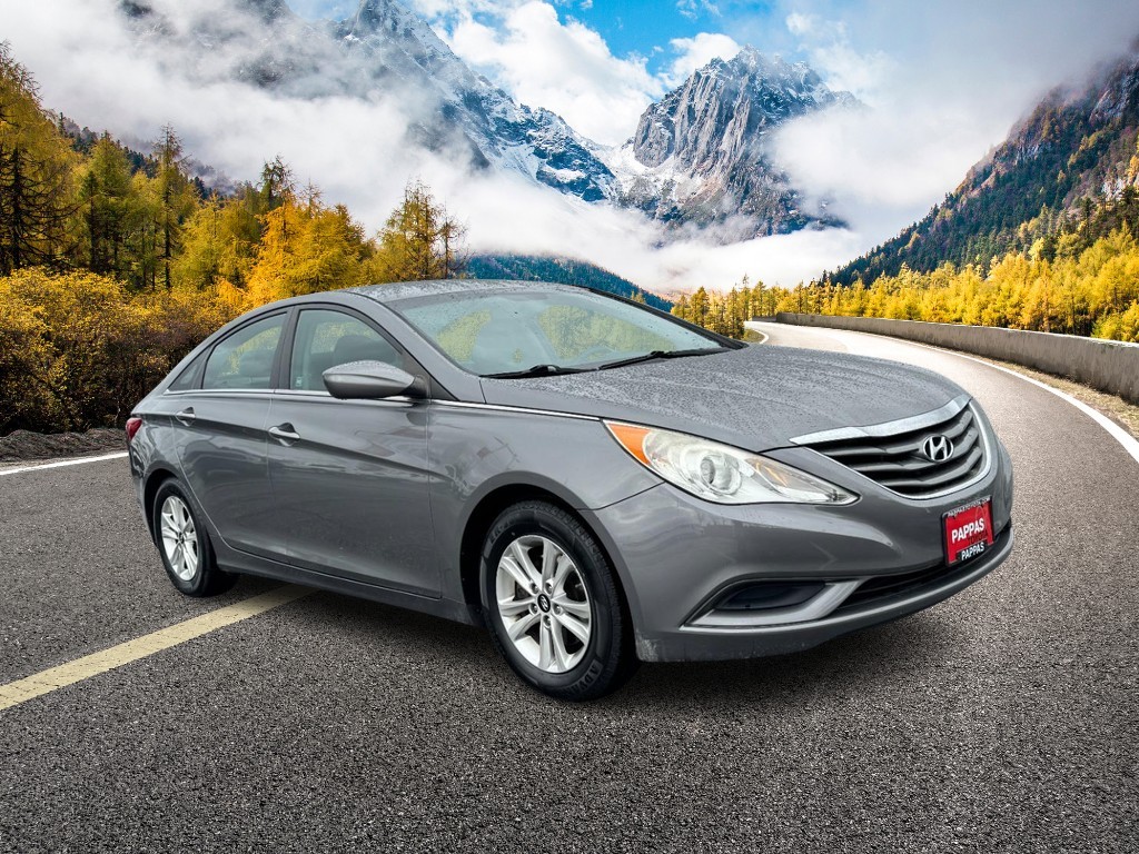 Hyundai Sonata Vehicle Full-screen Gallery Image 01