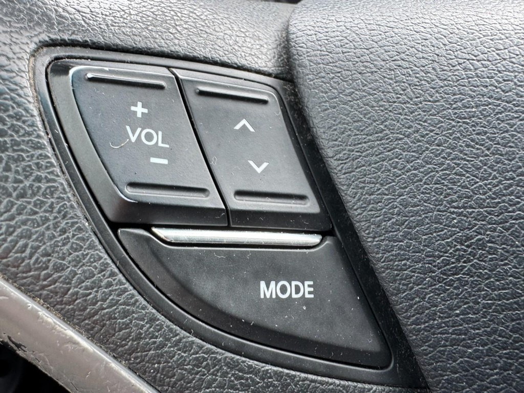 Hyundai Sonata Vehicle Full-screen Gallery Image 17