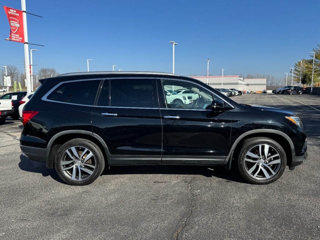 Honda Pilot Vehicle Full-screen Gallery Image 02