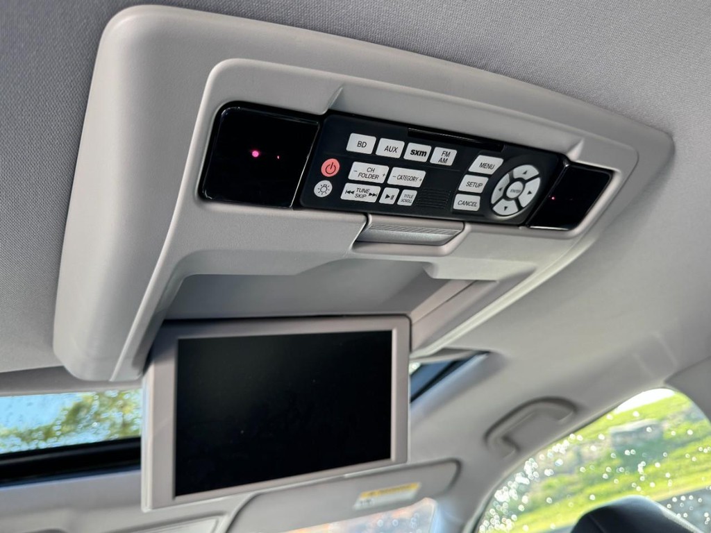 Honda Pilot Vehicle Full-screen Gallery Image 13