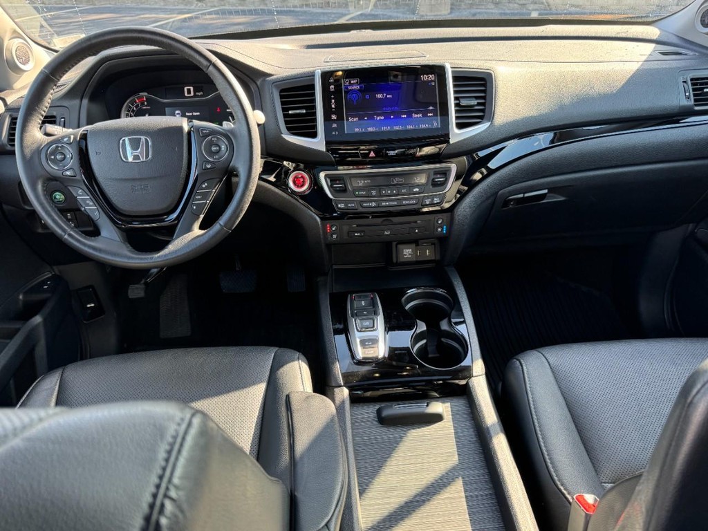 Honda Pilot Vehicle Full-screen Gallery Image 14
