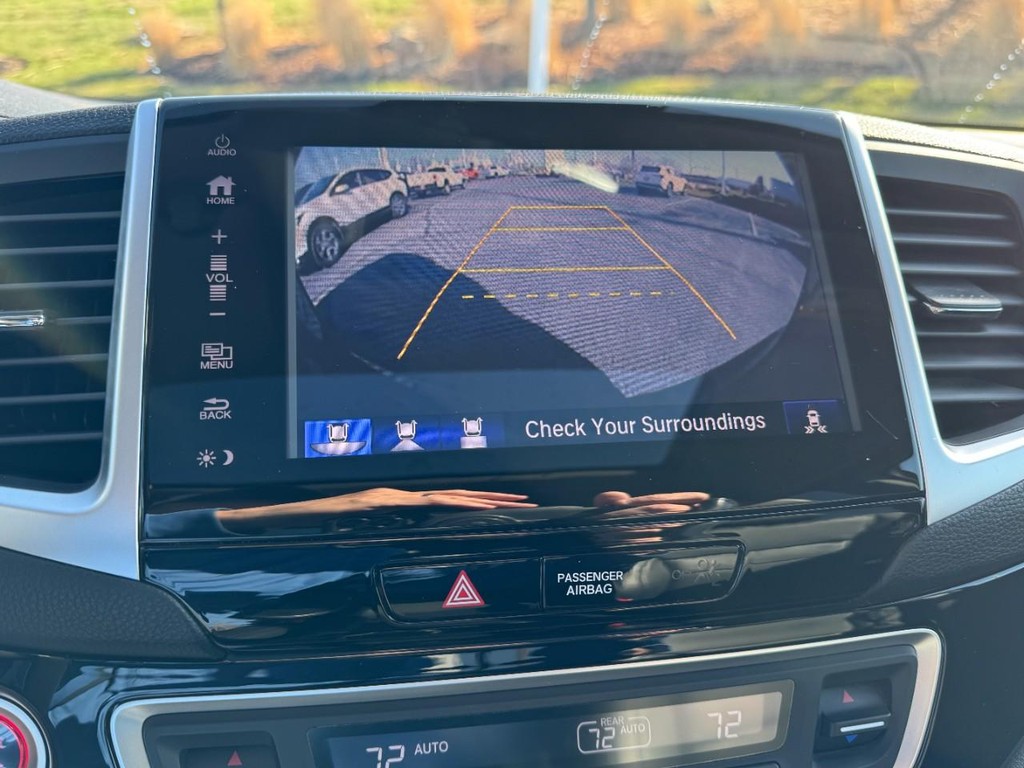 Honda Pilot Vehicle Full-screen Gallery Image 24