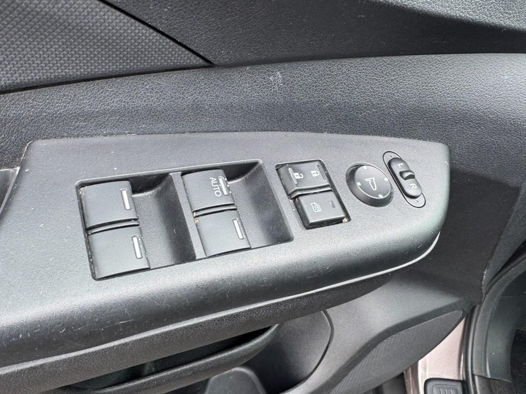 Honda CR-V Vehicle Full-screen Gallery Image 15