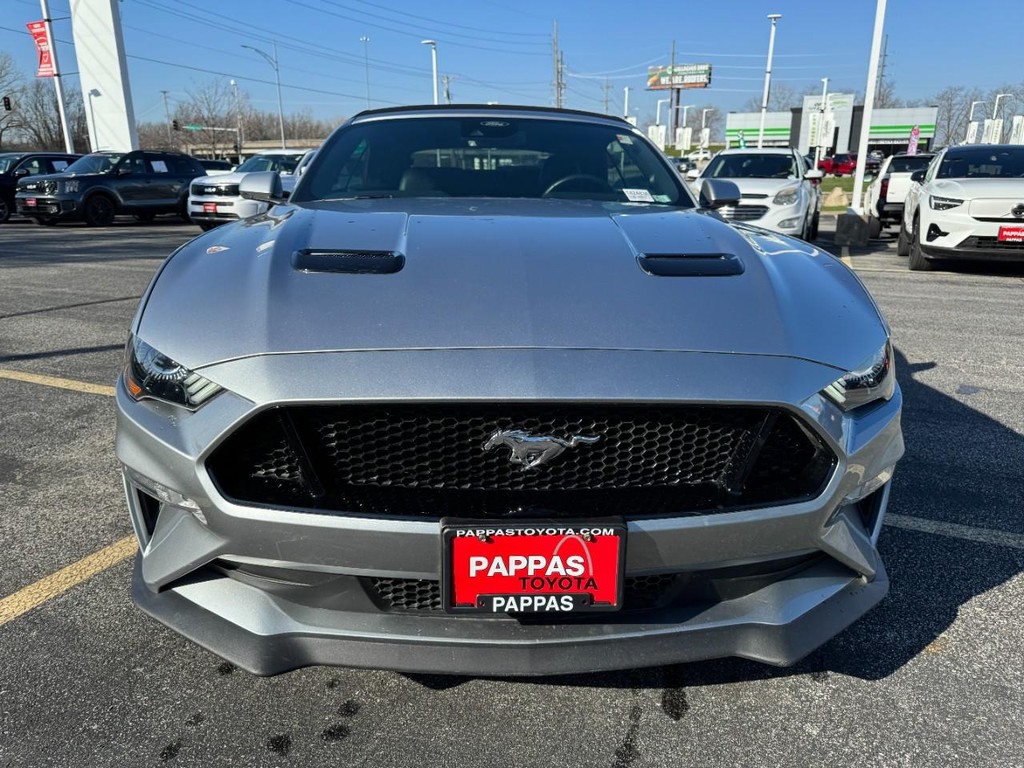 Ford Mustang Vehicle Full-screen Gallery Image 09