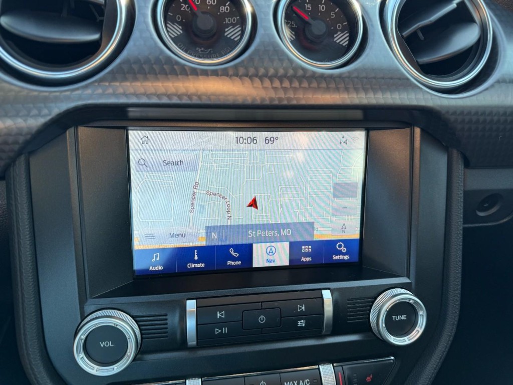 Ford Mustang Vehicle Full-screen Gallery Image 17