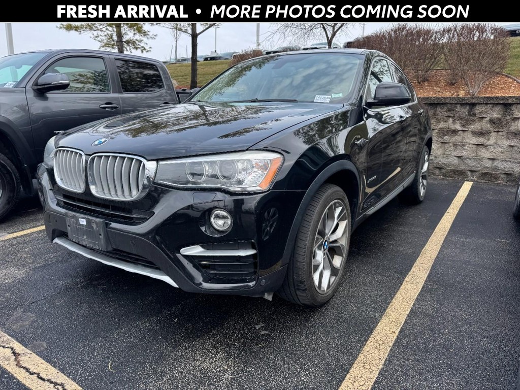 BMW X4 Vehicle Full-screen Gallery Image 01