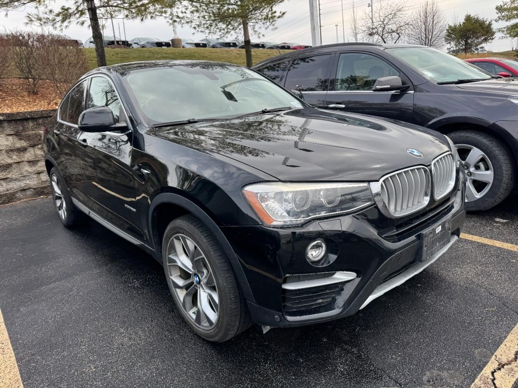 BMW X4 Vehicle Full-screen Gallery Image 03