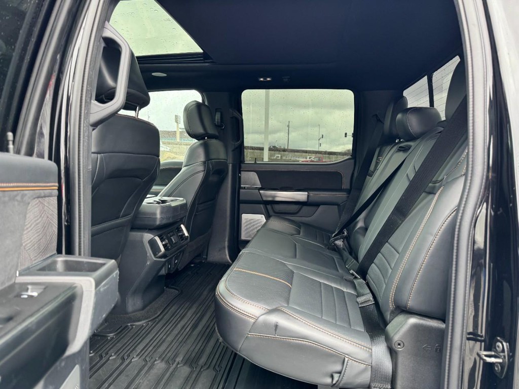 Ford F-150 Vehicle Full-screen Gallery Image 10