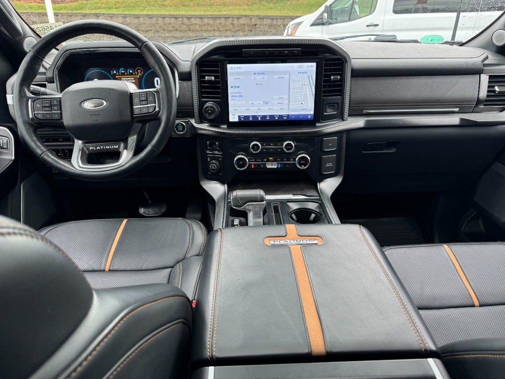 Ford F-150 Vehicle Full-screen Gallery Image 12