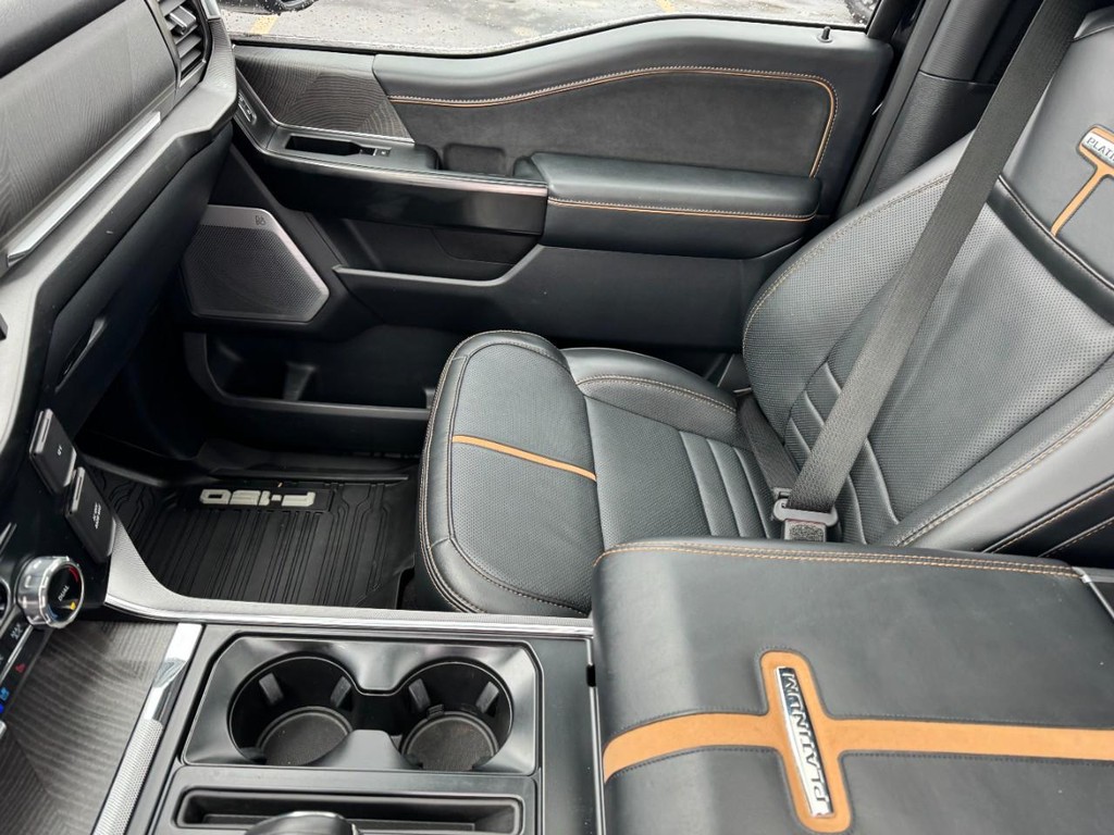 Ford F-150 Vehicle Full-screen Gallery Image 14