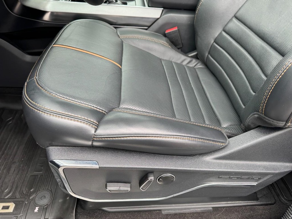 Ford F-150 Vehicle Full-screen Gallery Image 15