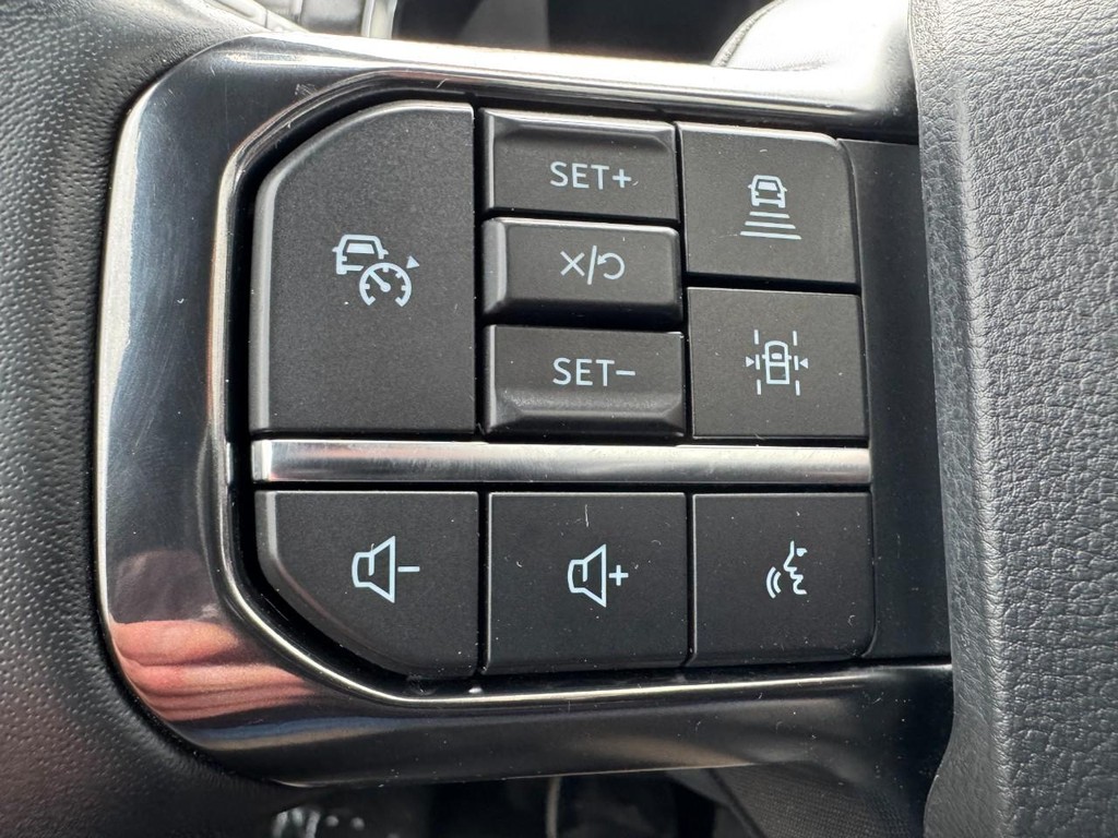 Ford F-150 Vehicle Full-screen Gallery Image 17