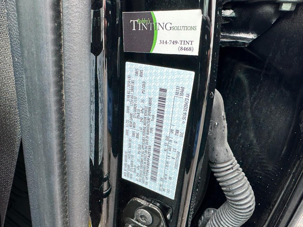 Ford F-150 Vehicle Full-screen Gallery Image 23