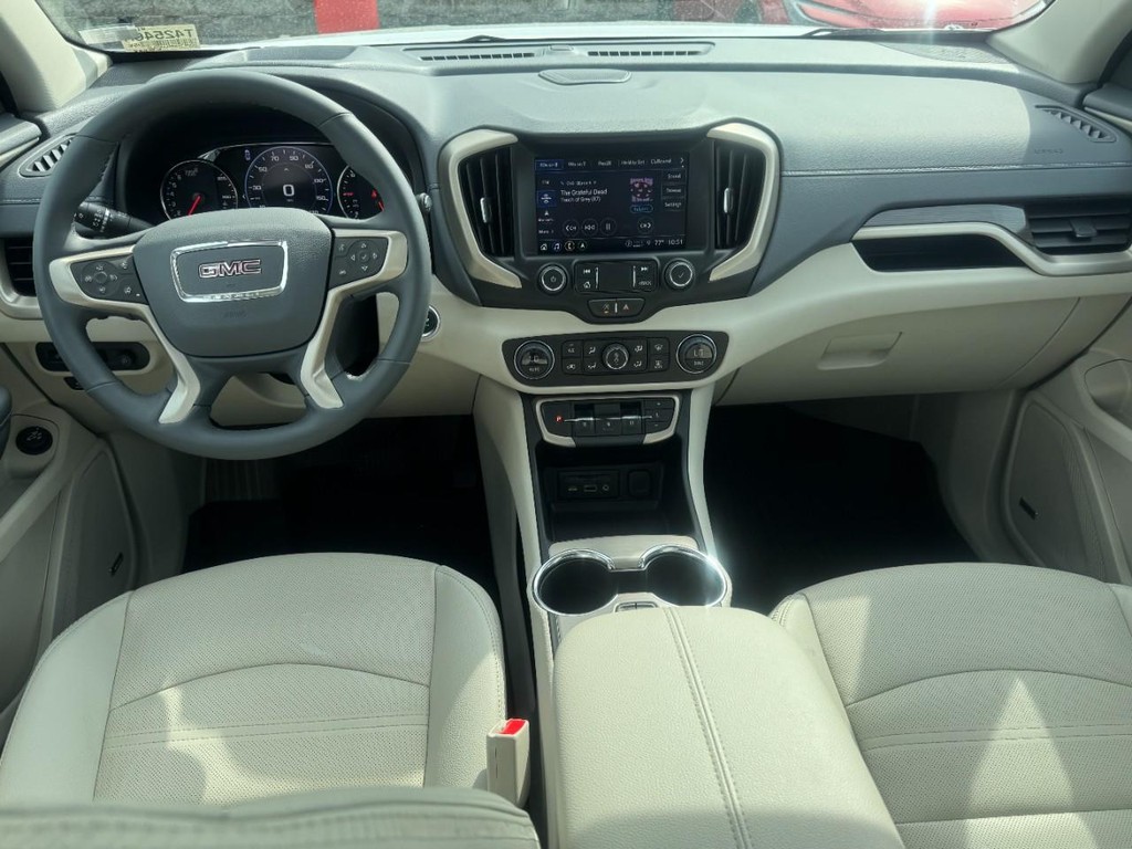 GMC Terrain Vehicle Full-screen Gallery Image 13