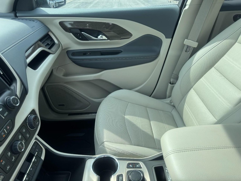 GMC Terrain Vehicle Full-screen Gallery Image 18