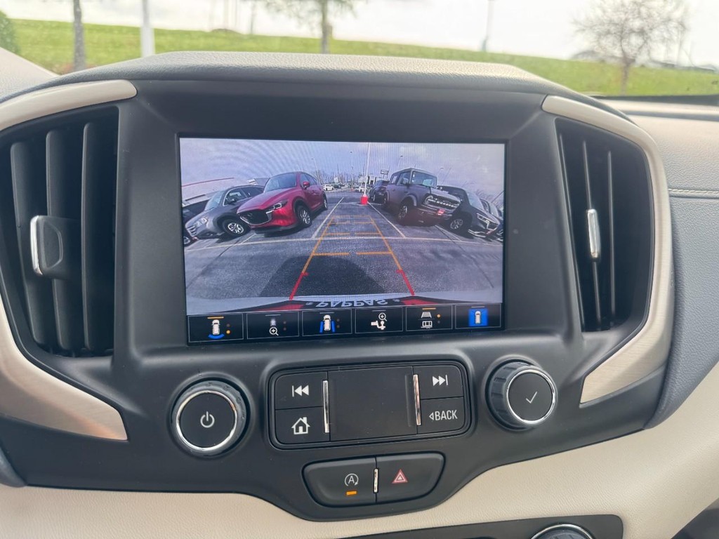 GMC Terrain Vehicle Full-screen Gallery Image 26