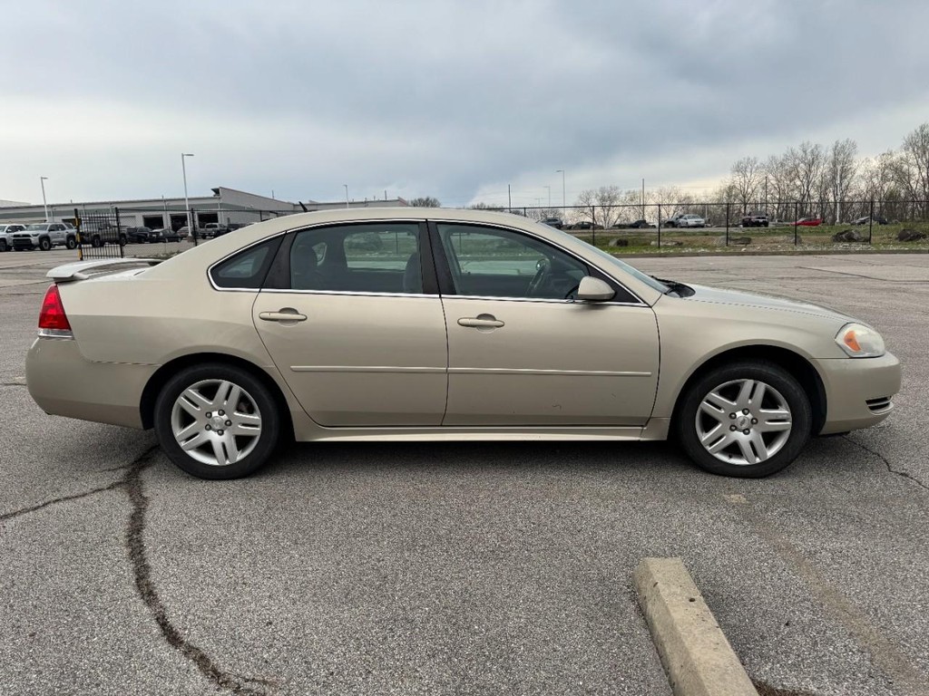 Chevrolet Impala Vehicle Full-screen Gallery Image 05