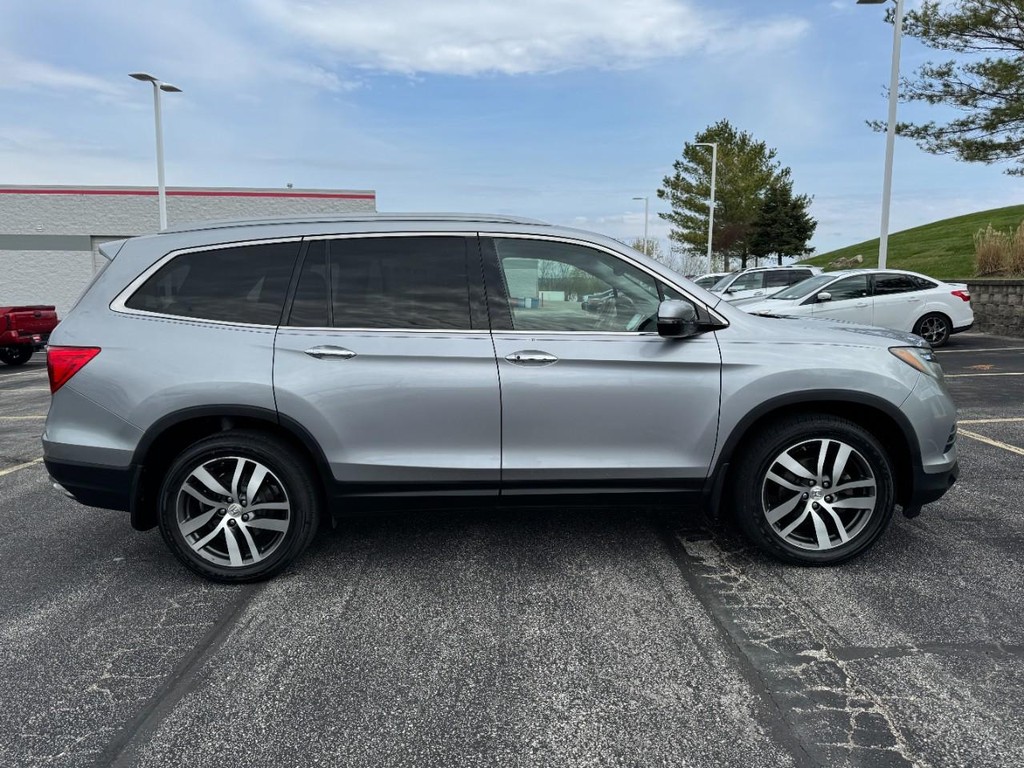 Honda Pilot Vehicle Full-screen Gallery Image 02