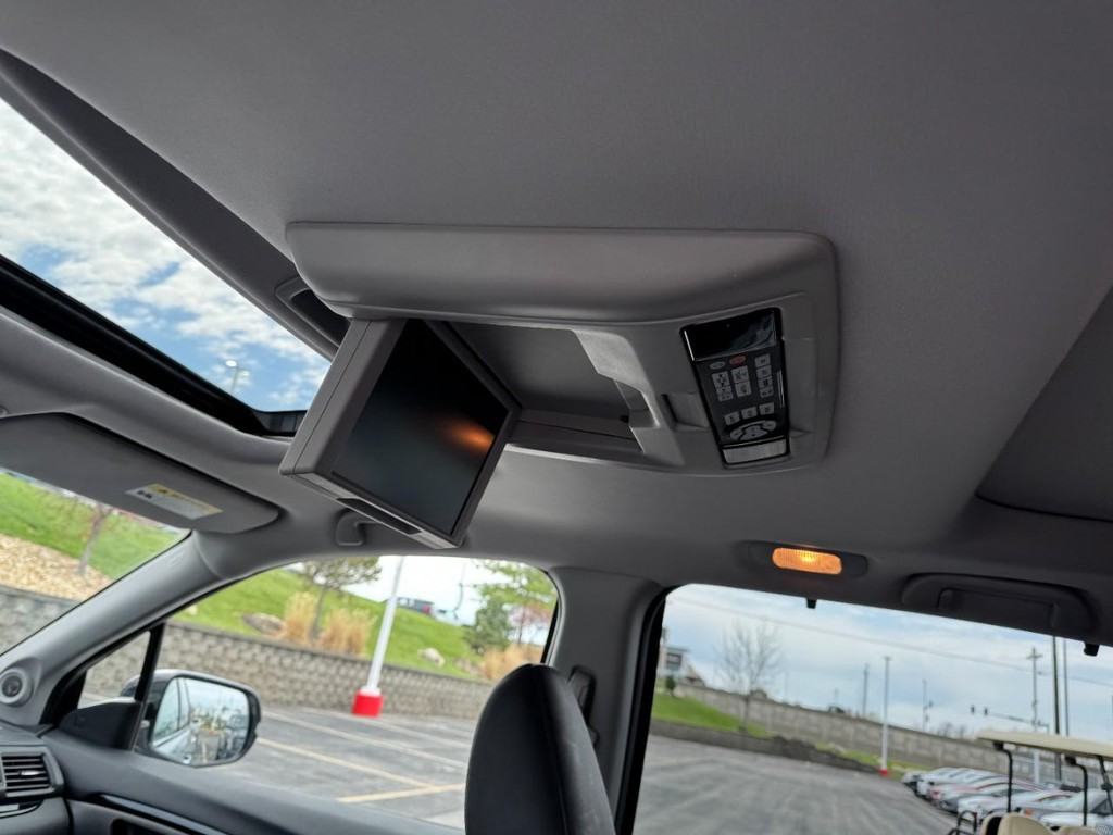 Honda Pilot Vehicle Full-screen Gallery Image 11