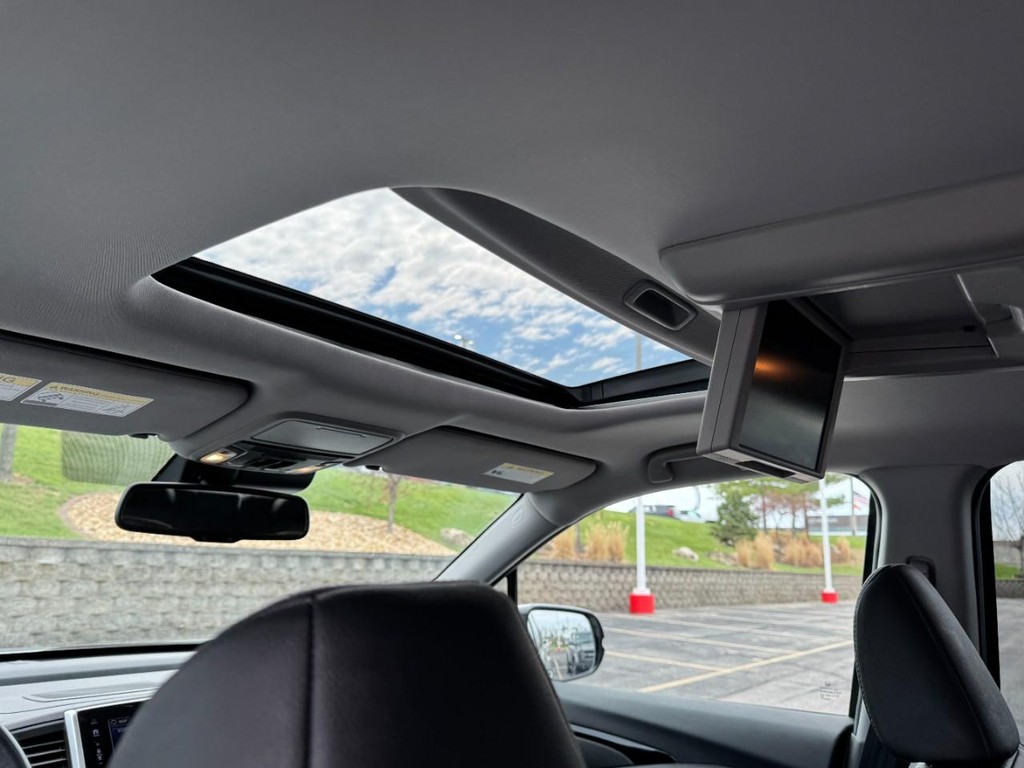 Honda Pilot Vehicle Full-screen Gallery Image 12