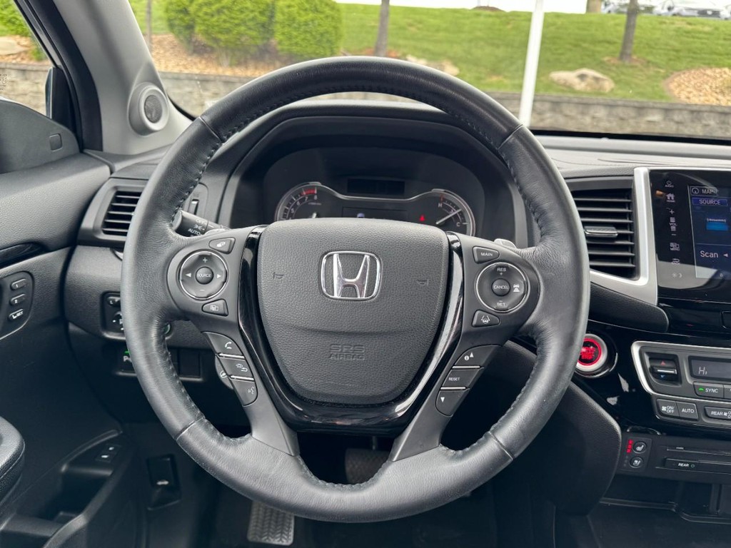 Honda Pilot Vehicle Full-screen Gallery Image 16